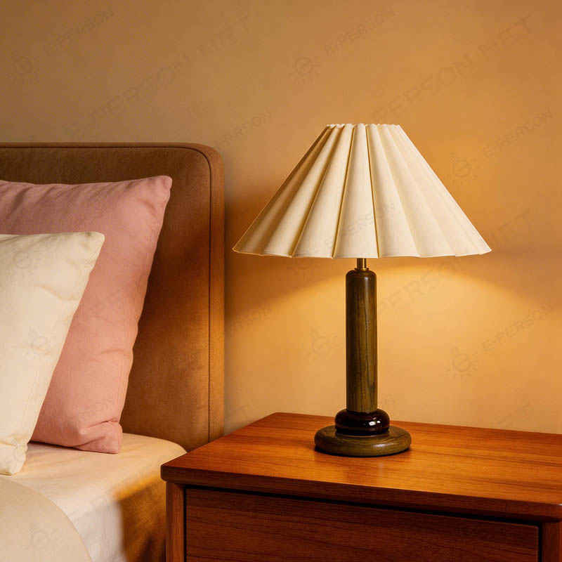 pleated table lamp (1)