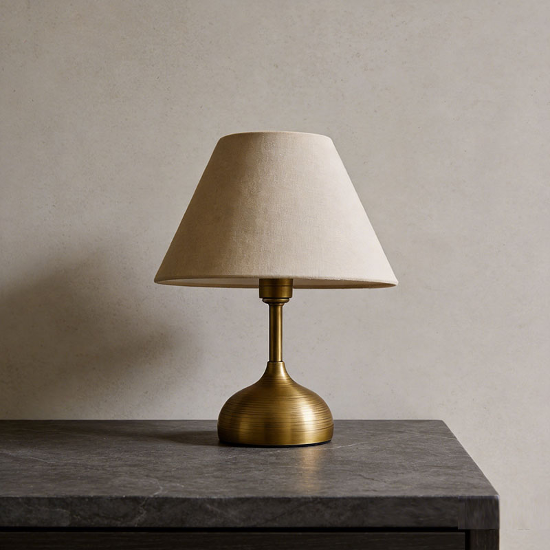 brass table lamp (2)